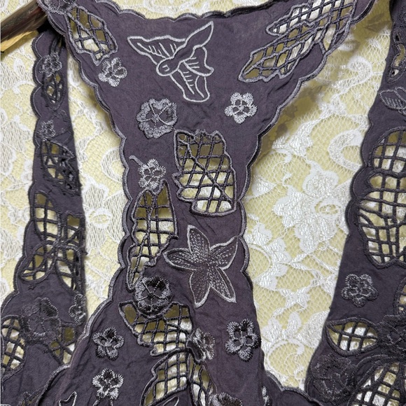 Pins & Needles urban outfitters purple gray Lace Embroidered vest like new - Picture 1 of 12